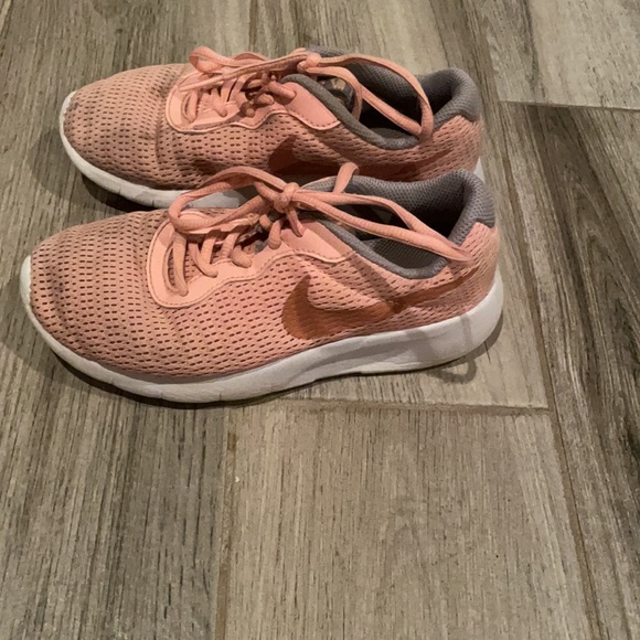 1.5 toddler Nike sneakers - Picture 3 of 4